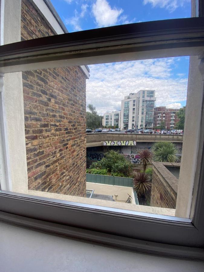 Notting Hill Next Door Bedroom In The Share Flat ロンドン エクステリア 写真